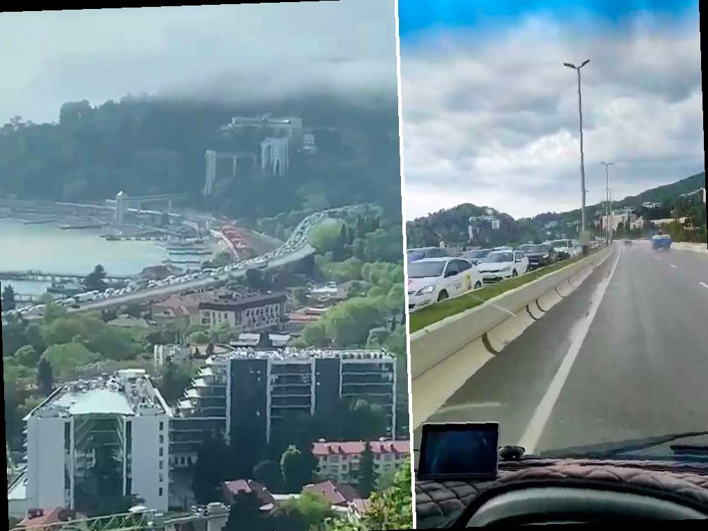Многокилометровые пробки на трассе из Сочи в Адлер
