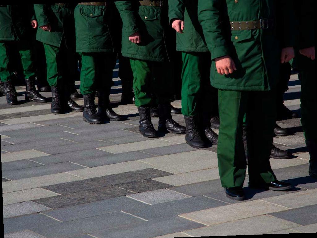Участники Специальной военной операции могут быть освобождены от уплаты налогов на землю и транспорт. Минфин России и Федеральная налоговая служба подготовили проект поправок в Налоговый кодекс, предлагающий данную льготу.