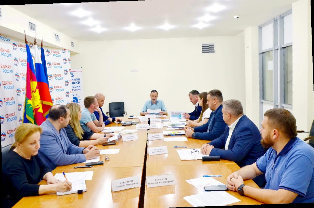 «Виктор Тепляков обсудил строительство спорткомплекса на Пластунке»