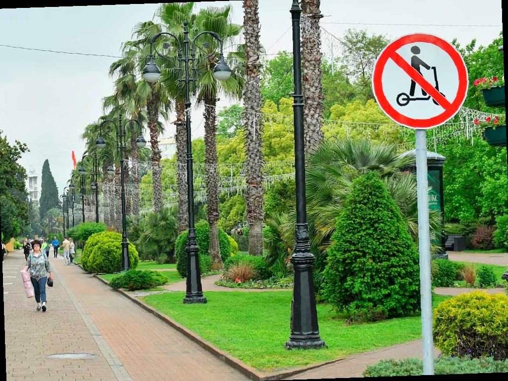 В Сочи вводят новые правила для пользователей электросамокатов