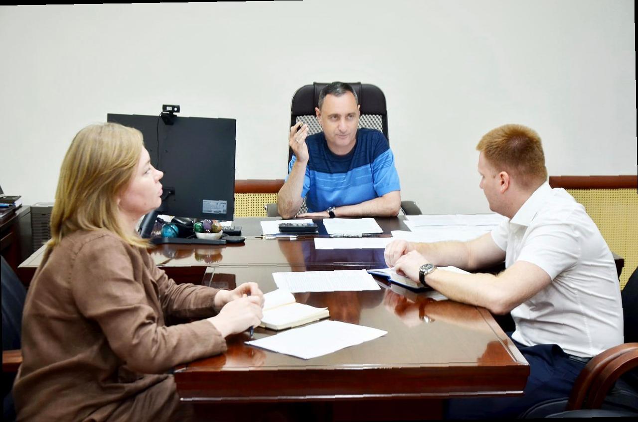 «Виктор Тепляков обсудил меры по борьбе с вредителями в Сочи»