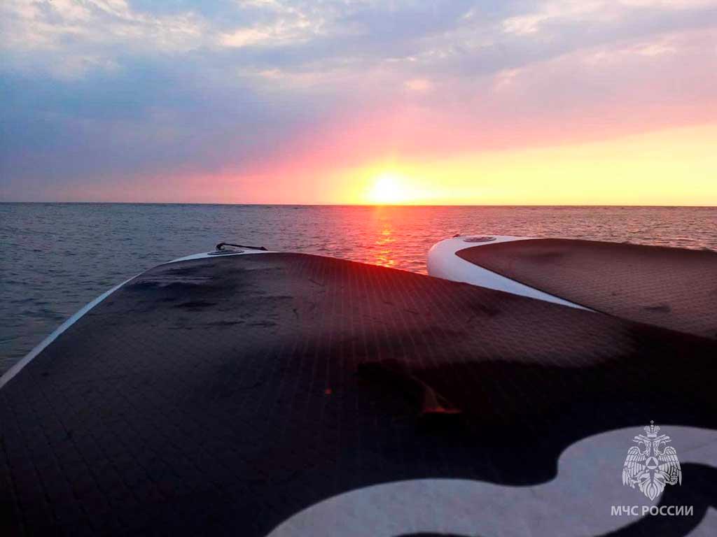 Две юные сапбордистки были спасены в море у берегов Сочи