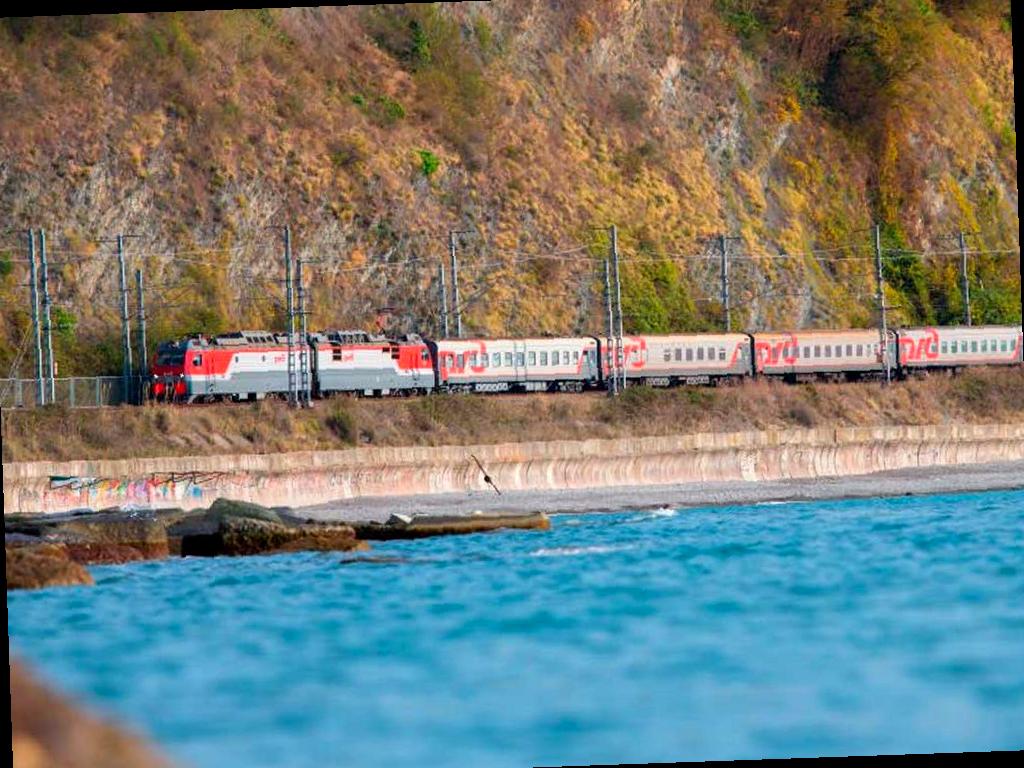 Дополнительный поезд будет курсировать между Санкт-Петербургом и Сочи
