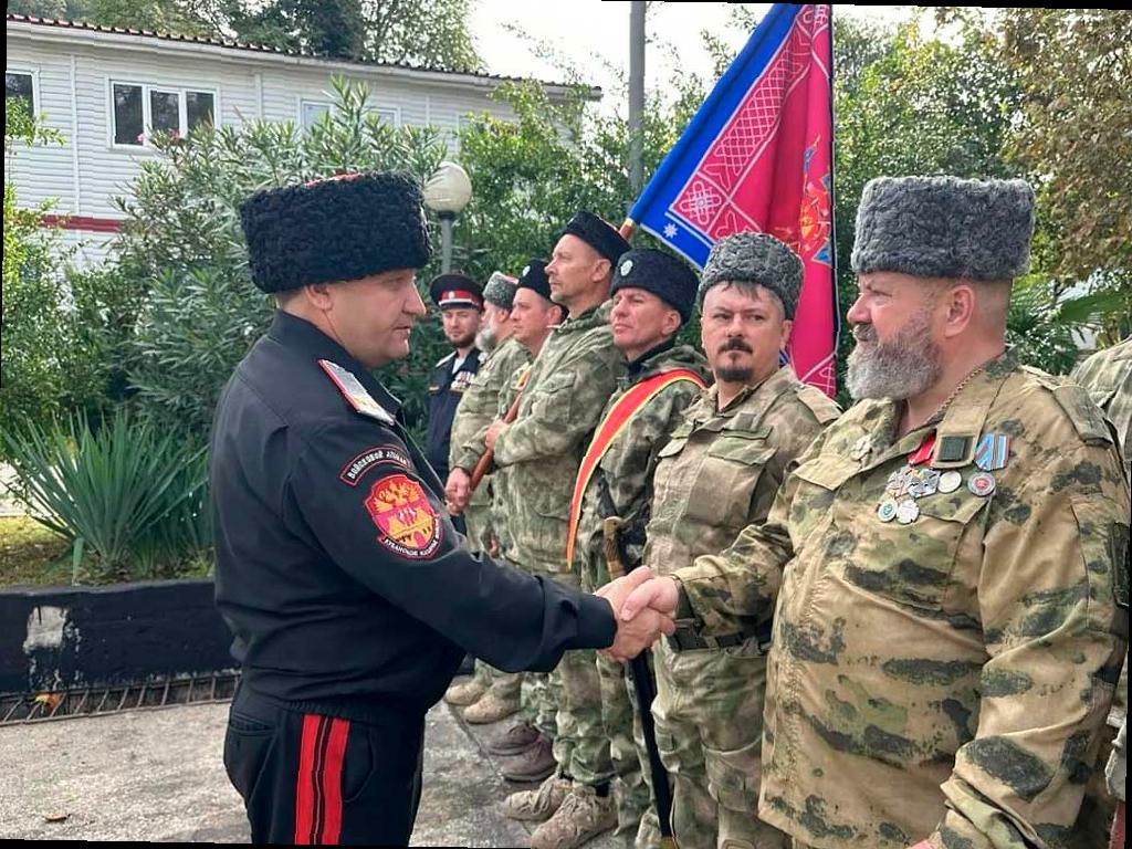 В Сочи проходят военные сборы Черноморского казачьего полка