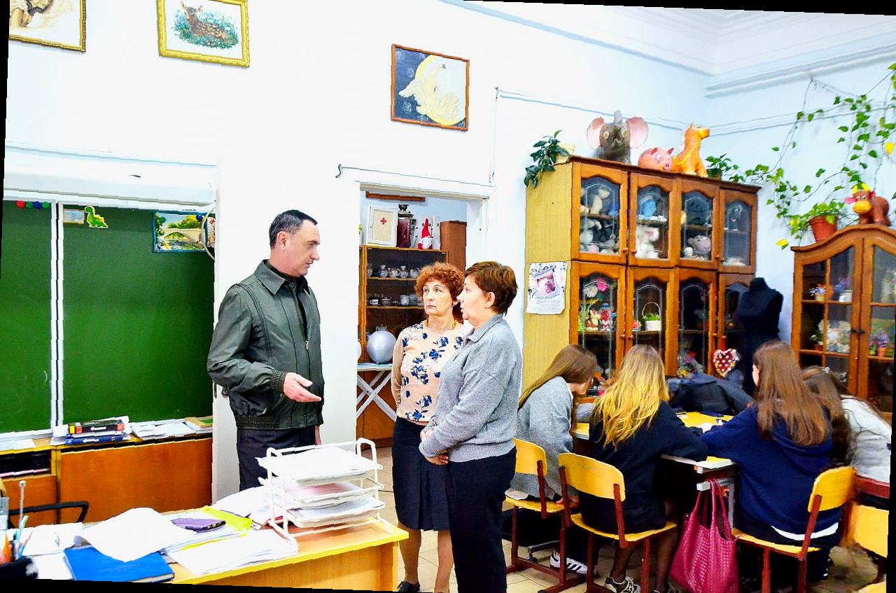 «Виктор Тепляков озаботился обновлением школы №2 в Сочи»