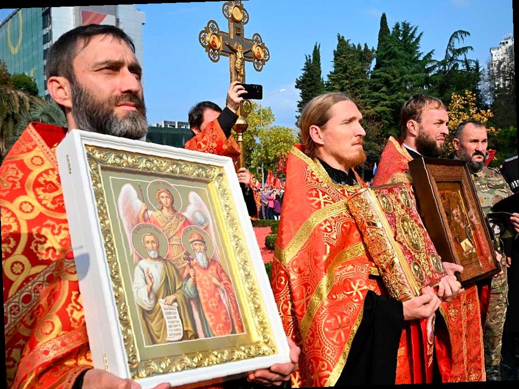 В Сочи прошел общеепархиальный Крестный ход
