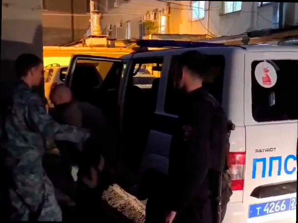 В Сочи подозреваемый попытался сбежать от полиции по реке