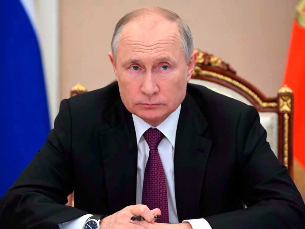 Владимир Путин подписал законы о жилье, пенсиях и новых регионах