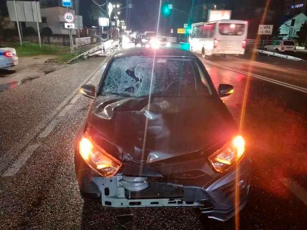 Утром в Дагомысе пешеход погиб в ДТП