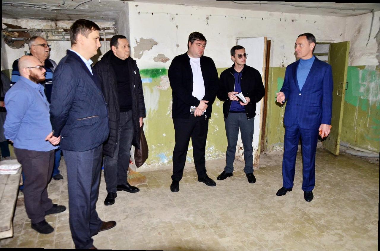 «Виктор Тепляков оценил состояние убежищ на улице Гагарина в Сочи»