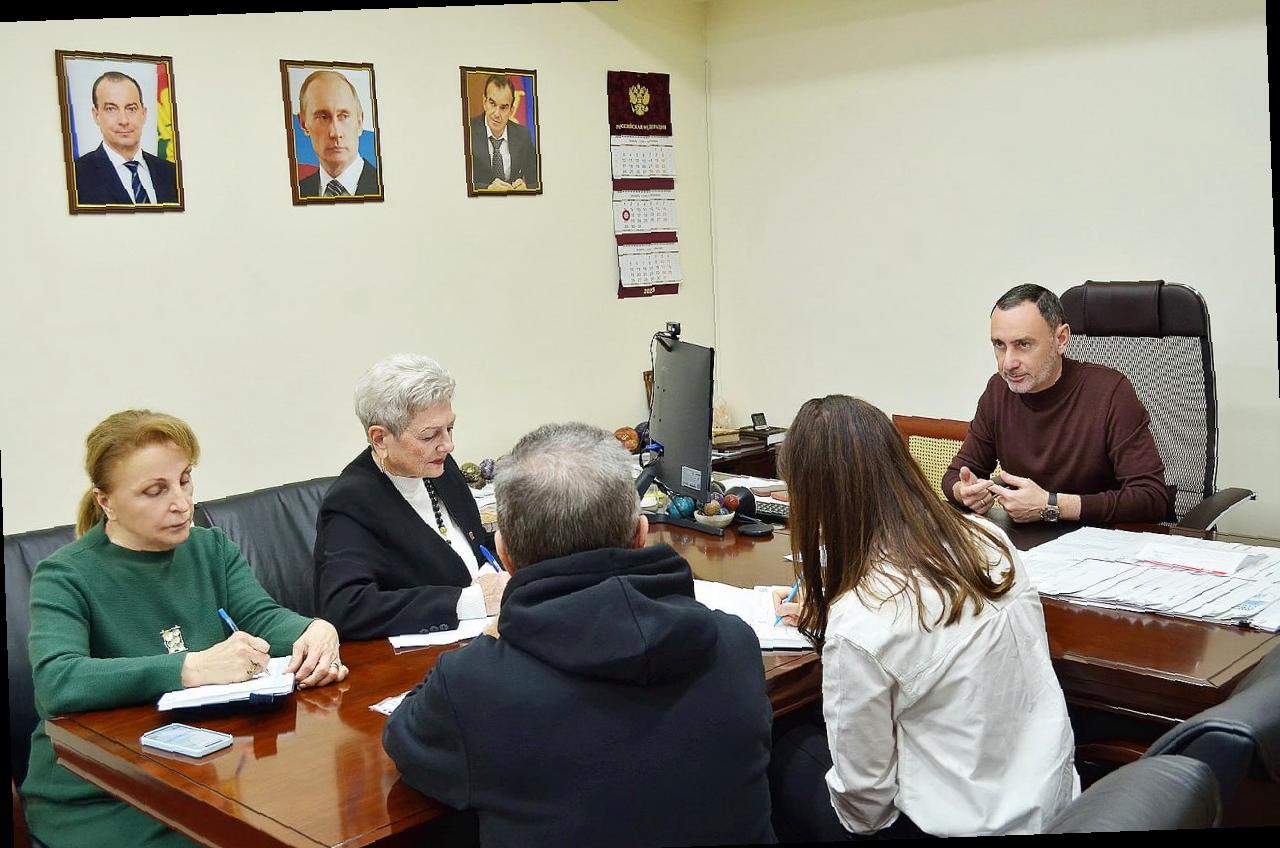 «Виктор Тепляков участвовал во встрече приемной партии «Единая Россия»