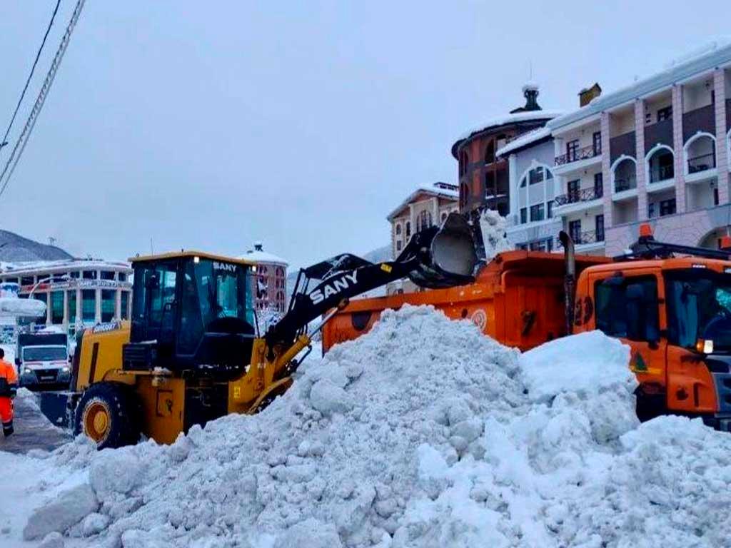 70 тысяч кубометров снега убрали с дорог в Сочи за новогодние праздники