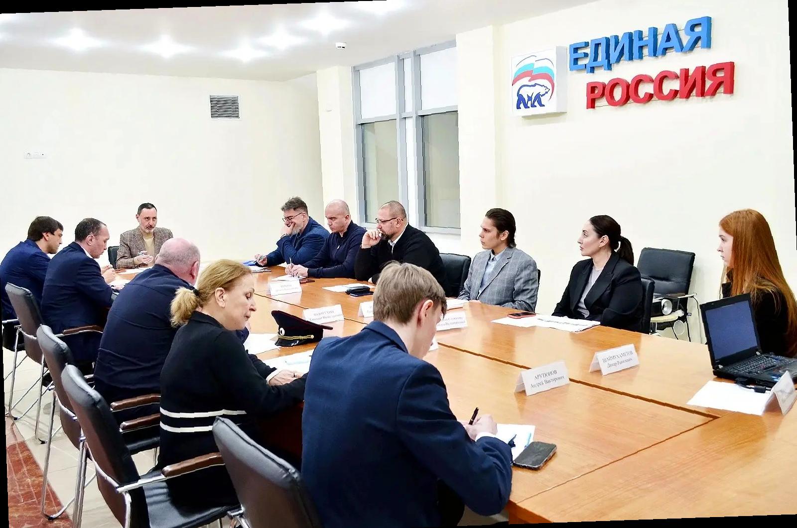 «Виктор Тепляков обсудил улучшение состояния железнодорожных путей возле курортов»
