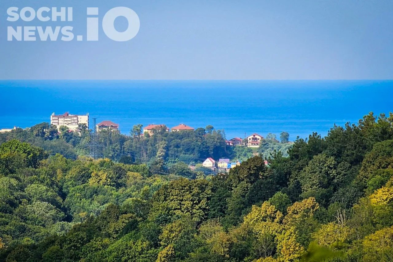 Температура воды в Черном море у Сочи остается низкой для купания