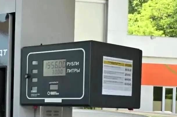 АЗС в Сочи работают в обычном режиме, введены ограничения на отпуск топлива