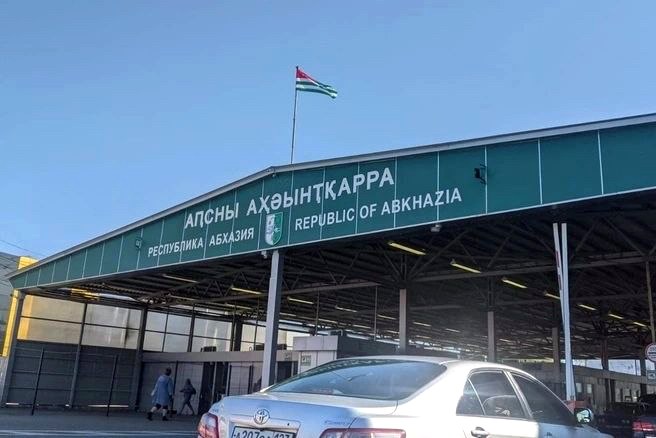 Рост очередей на границе с Абхазией: таможня предлагает альтернативы