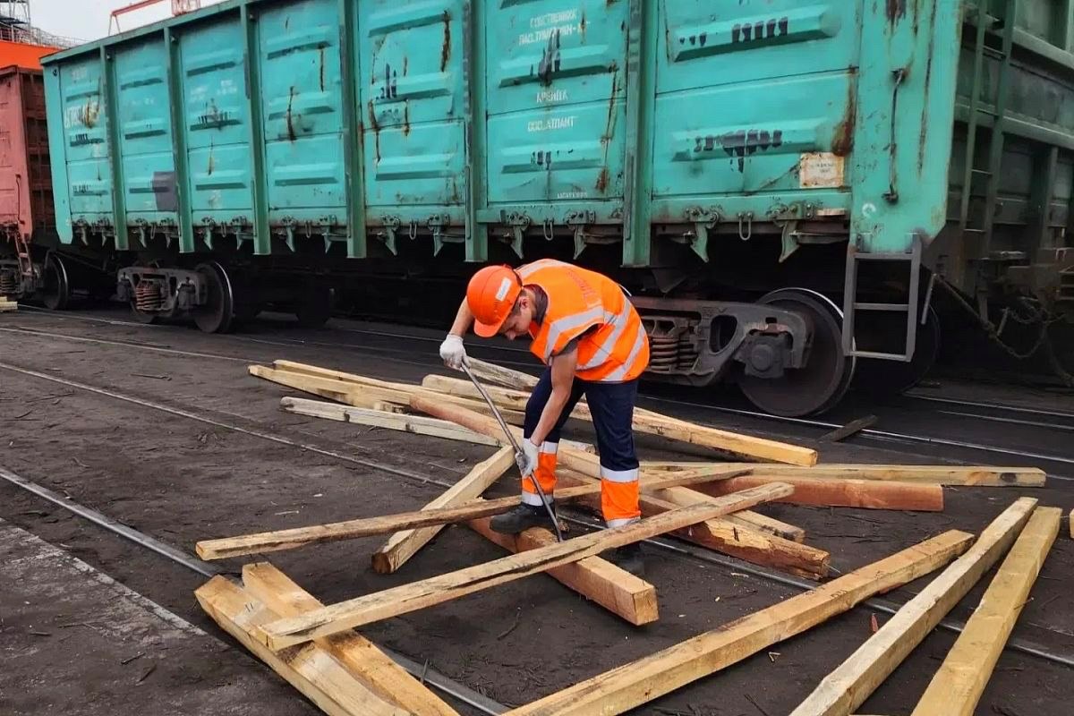 Сочинские студенческие отряды получают опыт на предприятиях Краснодарского и Хабаровского краев