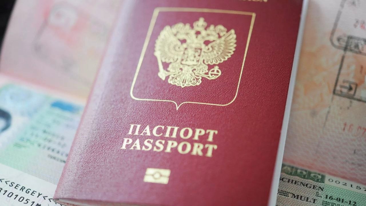МВД России предупредило о мошенниках, предлагающих биометрический загранпаспорт